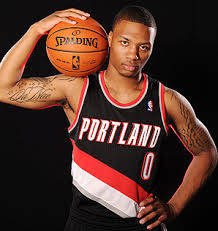 Lillard estabelece recorde.